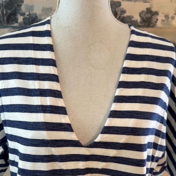 Vineyard Vines Classic Navy and White Striped V-Neck Tee - Picture 2 of 6